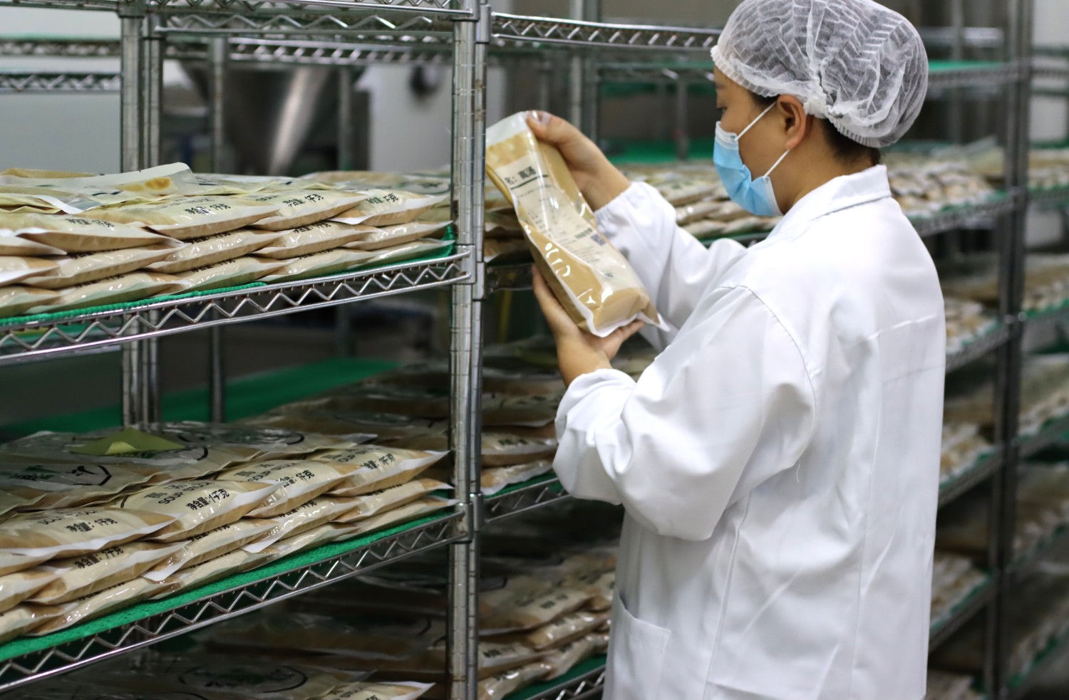 康德食品麻辣口味操作視頻-公司提供貼牌定制，免費送技術的服務，開店無需大廚，簡易操作，快速標準化出餐